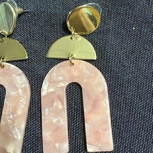 Source Unknown Gold and Pink Arch Earrings